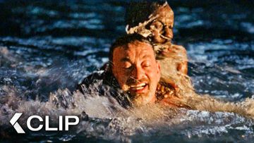Image of Captain Phillip Tries to Escape in the Cold Water - CAPTAIN PHILLIPS Clip | Tom Hanks