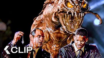 Image of Men in Black vs. GIANT Cockroach Alien Final FIGHT Scene - MEN IN BLACK Clip (1997)
