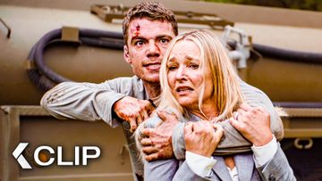 Bild zu Peter Saves the President from Helicopter Bomb Explosion - THE NIGHT AGENT Clip