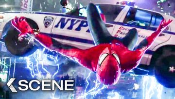 Image of Slow Motion Save at the Times Square Scene - THE AMAZING SPIDER-MAN 2 (2014)