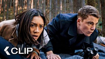 Bild zu Peter and Rose Hide from Hitmen at Remote Cabin - THE NIGHT AGENT Clip