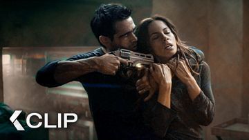 Image of Escape Through The Futuristic Slums - TOTAL RECALL Clip (2012) Colin Farrell, Kate Beckinsale
