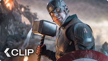 Image of Captain America Lifts Thor's Hammer Mjolnir Scene - AVENGERS 4: Endgame (2019)