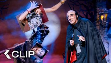 Image of Le grand tour de magie de Gargamel tourne complètement mal - LES SCHTROUMPFS 2 Clip (2013)