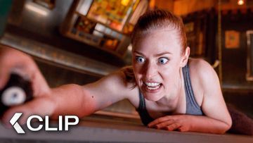 Image of Piso que se Desploma convierte el Bar en Caída Mortal - ESCAPE ROOM: SIN SALIDA Clip