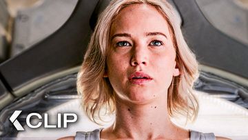 Image of Jim Forces Aurora to Wake Up - PASSENGERS Clip | Chris Pratt, Jennifer Lawrence