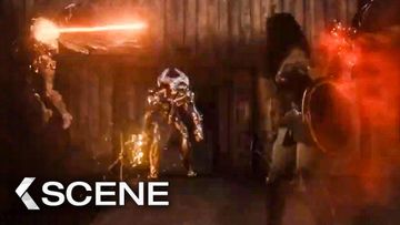 Image of Wonder Woman vs Steppenwolf Fight Scene - JUSTICE LEAGUE: The Snyder Cut (2021)