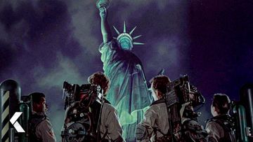 Image of The Statue of Liberty Walks Scene - Ghostbusters 2 (1989)