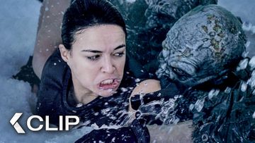 Image of Terrifying Fight Against Drowned Undead - RESIDENT EVIL: Retribution Clip (2012)