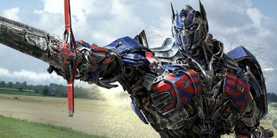 Optimus Prime e Primal se encontram em nova cena do filme