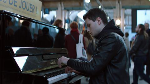 Bild zu Der Klavierspieler vom Gare du Nord