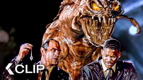 Image of Men in Black vs. GIANT Cockroach Alien Final FIGHT Scene - MEN IN BLACK Clip (1997)
