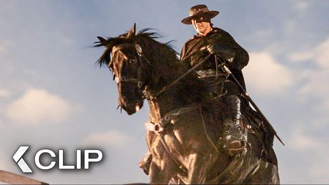 Image of Antonio Banderas Races A Train - THE LEGEND OF ZORRO Clip | Catherine Zeta-Jones
