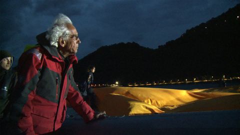 Bild zu Christo: Walking on Water