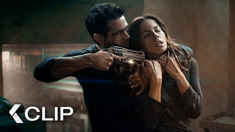 Image of Escape Through The Futuristic Slums - TOTAL RECALL Clip (2012) Colin Farrell, Kate Beckinsale