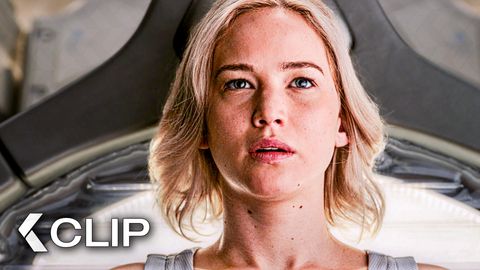 Image of Jim Forces Aurora to Wake Up - PASSENGERS Clip | Chris Pratt, Jennifer Lawrence