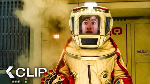 Image of Showdown in the Airlock - FOUNDATION Season 3 Clip