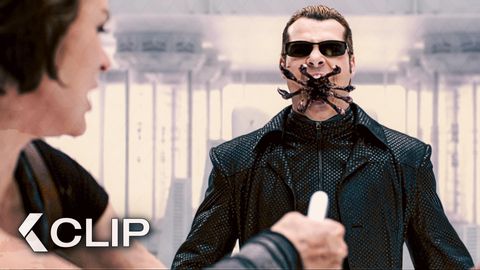 Image of Alice Fights Mutated Wesker - RESIDENT EVIL: AFTERLIFE