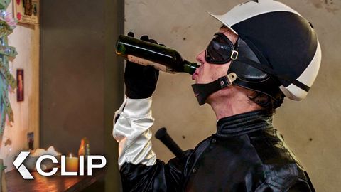 Bild zu Ohne kann er einfach nicht mehr reiten! - Clip