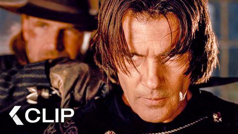 Image of Zorro Turns The Tables In The Most EPIC Way - THE LEGEND OF ZORRO Clip | Antonio Banderas