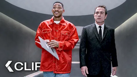 Image of Will Smith's Men in Black Tests - MEN IN BLACK Clip (1997)